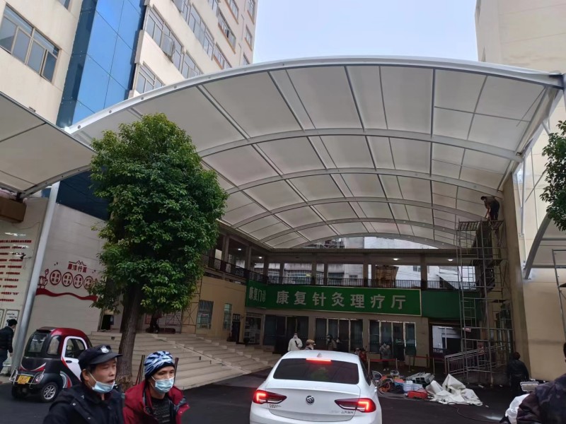 鹿城区推拉雨棚定制厂家，仓库通道、卸货区移动伸缩棚搭建-2